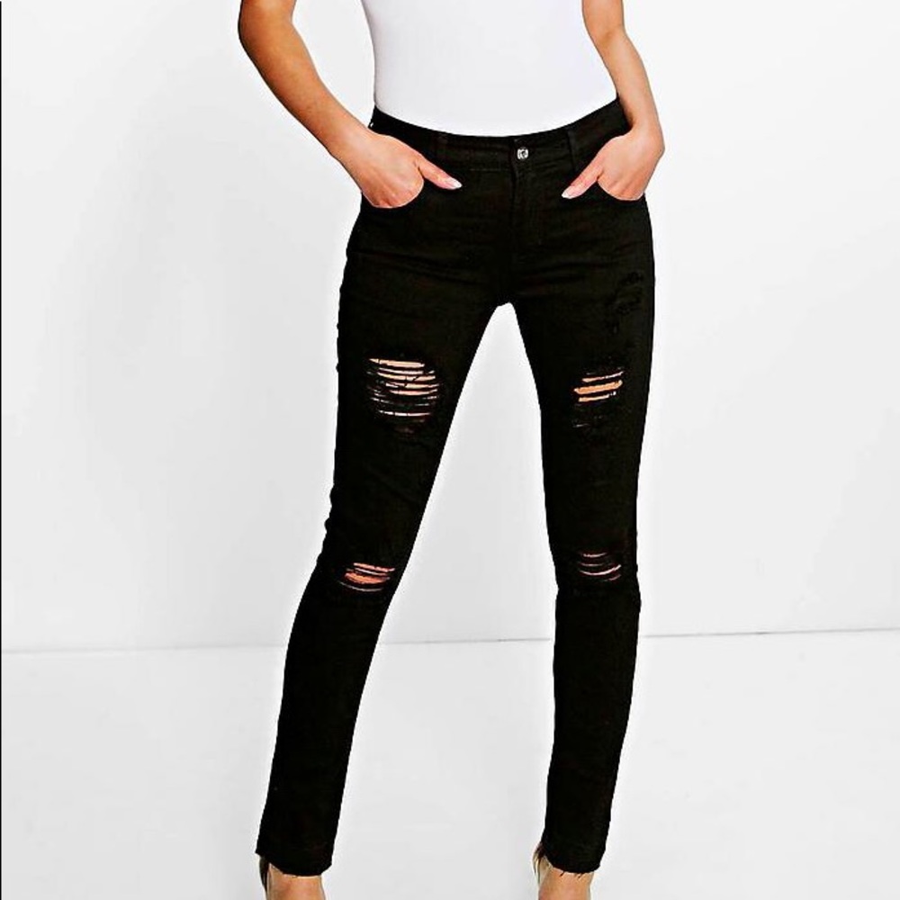 Boohoo black ripped jeans